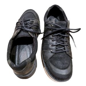 Born womens leather sneaker